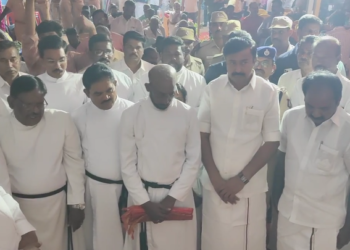 தரங்கம்பாடி வட்டாட்சியர் அலுவலகம் அருகே சீகன் பால்குவுக்கு மணிமண்டபம் கட்ட அடிக்கல் கிறிஸ்தவர்கள் பிரார்த்தனை