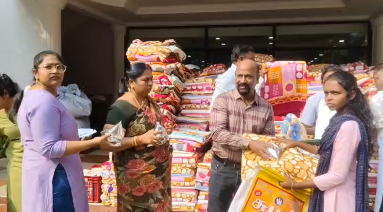 வைத்தீஸ்வரன் கோயிலில்,10-வது ஆண்டாக கிராம மக்கள் 2000பேருக்கு,குளிர்கால கம்பளிபோர்வை மக்கள் பாராட்டு