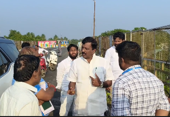 மயிலாடுதுறையில் மூடப்பட்டு புனரமைப்பு செய்யப்பட்டு வரும் ரயில்வே மேம்பாலம் திறக்கப்படாததால் M.L.A மீண்டும் ஆய்வு