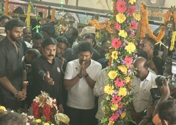 தேமுதிக தலைவர் விஜயகாந்தின் 2-ஆம் ஆண்டு குருபூஜை – திரண்டு வந்த பிரபலங்கள்