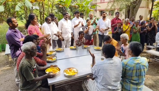 உதயநிதி ஸ்டாலினின் 49-வது பிறந்த நாளையொட்டி49மரக்கன்றுகள் நடவுசெய்து, மனவளர்ச்சி குன்றியவர்களுக்கு அறுசுவை உணவு