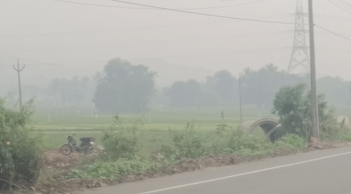 செங்கல்பட்டு மாவட்டத்தில் தொடர் மழை நின்ற நிலையில் இன்று அதிகாலை கடும் பணிமோட்டம் வாகன ஓட்டிகள் அவதி