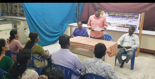 மன்னார்குடி இராஜகோபாலசுவாமி கோவிலில் பகல்பத்து 2-ம் நாள் உற்சவத்தில்  கிருஷ்ணா அலங்காரத்தில் பெருமாள்