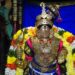 மன்னார்குடி இராஜகோபாலசுவாமி கோவிலில் பகல்பத்து 2-ம் நாள் உற்சவத்தில்  கிருஷ்ணா அலங்காரத்தில் பெருமாள்