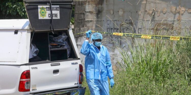 தென்னாப்பிரிக்கா கேளிக்கை விடுதியில் துப்பாக்கிச்சூடு – 11 பேர் உயிரிழப்பு