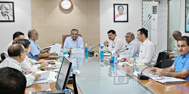 காவிரியில் தண்ணீர் திறந்து விட கர்நாடகாவுக்கு காவிரி மேலாண்மை ஆணையம் உத்தரவு