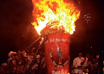 திருவண்ணாமலை அருணாச்சலேஸ்வரர் கோயிலில் மகா தீபம் ஏற்றப்பட்டது