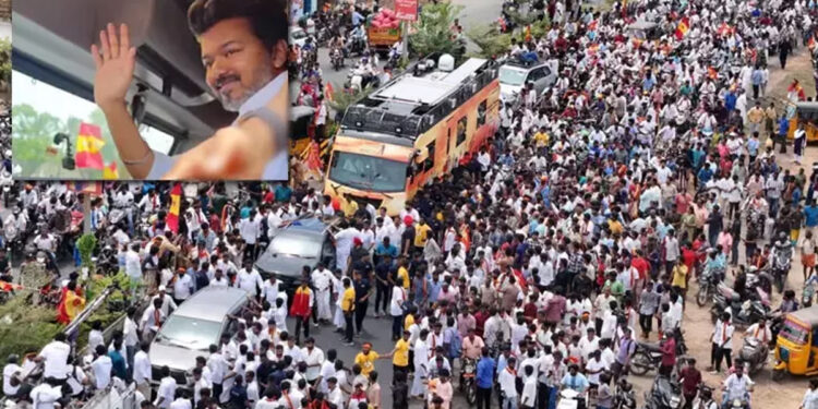 கரூர் சம்பவத்துக்குப் பின் முதல் பொதுக்கூட்டம் : ஈரோட்டில் குவிந்த தொண்டர்கள்