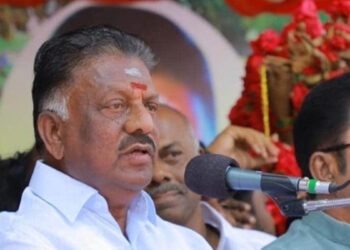 “தனிக்கட்சி தொடங்குவதாக எப்போதும் சொல்லவில்லை” : ஜெயலலிதா நினைவிடத்தில் ஓபிஎஸ் விளக்கம்