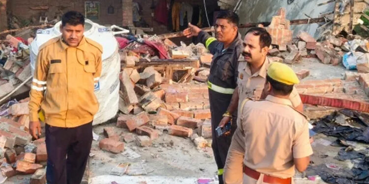 8 வயது சிறுவன் ஸ்டீல் பெட்டியில் கண் தோண்டப்பட்ட நிலையில் கண்டெடுப்பு !