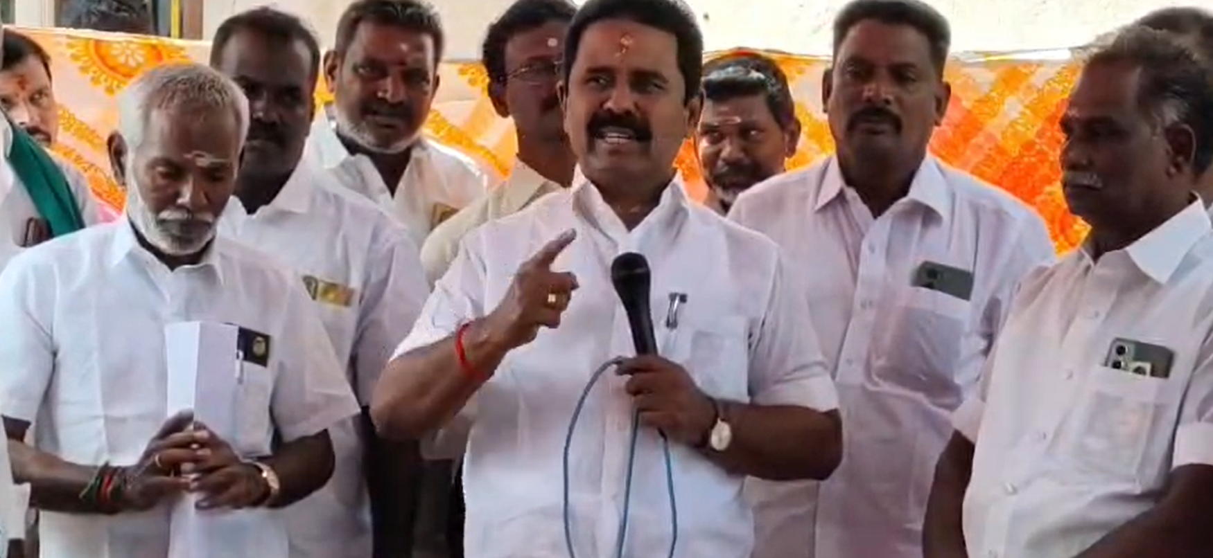 ஆயிரம் 1000 ரூபாய் பணம் கொடுத்தால் மட்டும் போதுமா..? ஒரு ஆண்டிற்கு டாஸ்மாக்கின் வருமானம் 48 ஆயிரம் கோடி……முன்னாள் அமைச்சர் ஆர்.காமராஜ் பேச்சு.