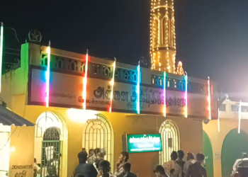 சீர்காழி அருகே அன்னை அஜ்மத் பீவி தர்ஹா 85 வது ஆண்டு சந்தனக்கூடு கந்தூரி விழா – அனைத்து மதத்தினர் கலந்துக்கொண்டு வழிபாடு