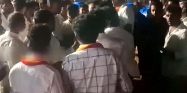 புஸ்ஸி ஆனந்த் முன்னிலையில் தவெக நிர்வாகிகள் மோதல்