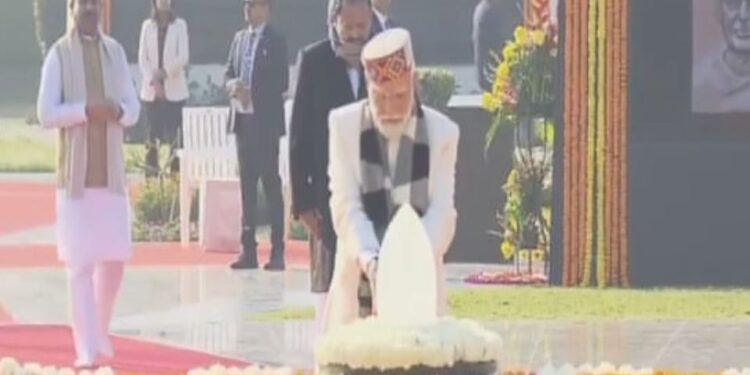 வாஜ்பாய்க்கு இன்று பிறந்தநாள் – நினைவிடத்தில் தலைவர்கள் மரியாதை