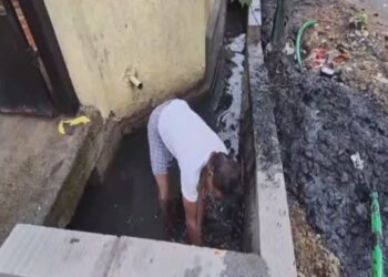 மெத்தனம் காட்டிய மாநகராட்சி – களத்தில் இறங்கிய பொதுமக்கள்