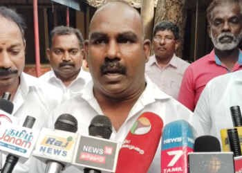 பண பலன்கள் வழங்க கோரிக்கை – மாவட்ட முதன்மை கல்வி அலுவலகத்தில் போராட்டம்
