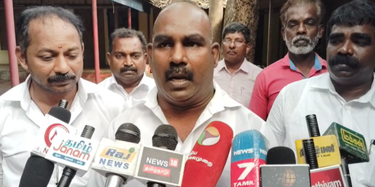 பண பலன்கள் வழங்க கோரிக்கை – மாவட்ட முதன்மை கல்வி அலுவலகத்தில் போராட்டம்
