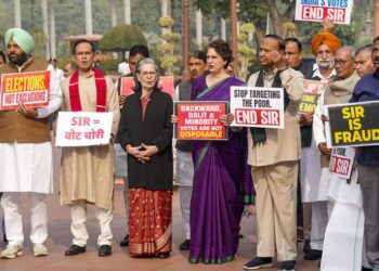 SIR-ஐ எதிர்த்து எதிர்க்கட்சிகள் அமளி – இரு அவைகளும் அடுத்தது ஒத்திவைப்பு