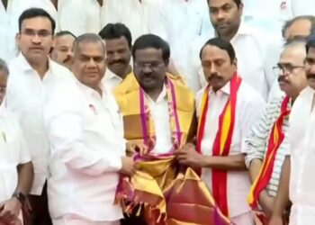 டிவிகே நிர்வாகிகளை சந்தித்த பாமக நிர்வாகிகள் – சூடேறும் அரசியல் களம்