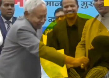 நியமன நிகழ்ச்சியில் சர்ச்சை ; பெண் மருத்துவரின் ஹிஜாப் விவகாரத்தில் சிக்கிய நிதிஷ் குமார்