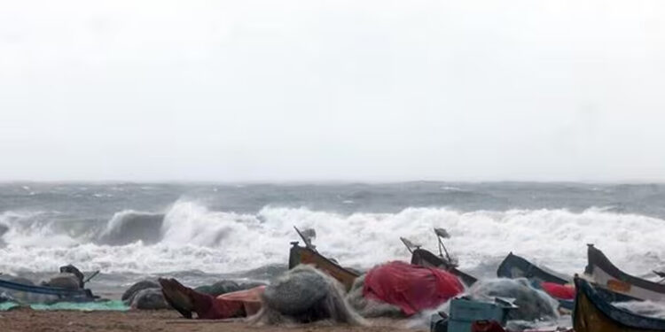 தென் தமிழக கடலோரங்களில் சூறாவளிக்காற்று : மீனவர்களுக்கு வானிலை மையம் எச்சரிக்கை