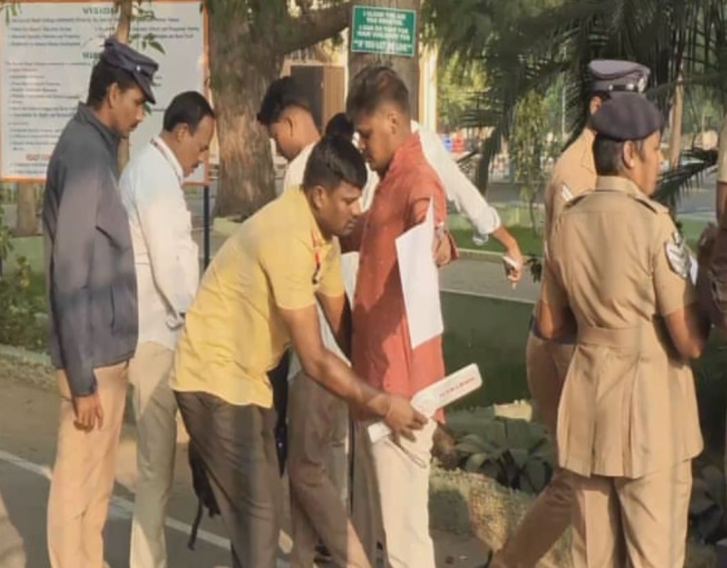 காவல்துறையில் நடந்த எழுத்து தேர்வு – எத்தனை பணியிடங்கள் காலி?