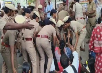 தொடரும் போராட்டம் – ஆசிரியர்களை புரட்டியெடுத்த போலீஸ்