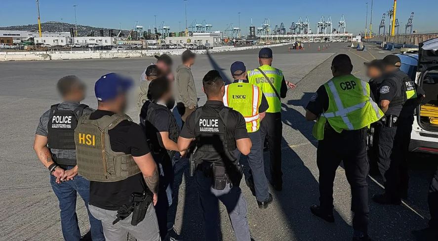 இந்தியர்கள் 30 பேரை கைது செய்த அமெரிக்க அரசு – காரணம் என்ன?