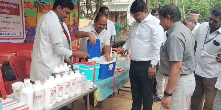 கோமாரி நோய் தடுப்பூசி முகாம் – மாவட்ட ஆட்சியர் ஸ்ரீகாந்த்., எம்எல்ஏ நிவேதா முருகன் ஆகியோர் தொடங்கி வைத்தனர்