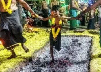 தருமத்துப்பட்டியில் ஐயப்ப பக்தர்கள் பூக்குழி இறங்கி நேர்த்திக்கடன் திரளான பக்தர்கள் பங்கேற்பு