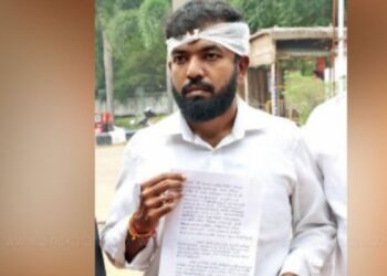 திருச்சி காங்கிரஸ் மாவட்ட பொதுச் செயலாளரை பட்டாக்கத்தியால் வெட்டிய கோட்டத் தலைவர் மீது போலீசில் புகார்