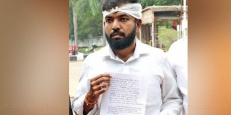 திருச்சி காங்கிரஸ் மாவட்ட பொதுச் செயலாளரை பட்டாக்கத்தியால் வெட்டிய கோட்டத் தலைவர் மீது போலீசில் புகார்