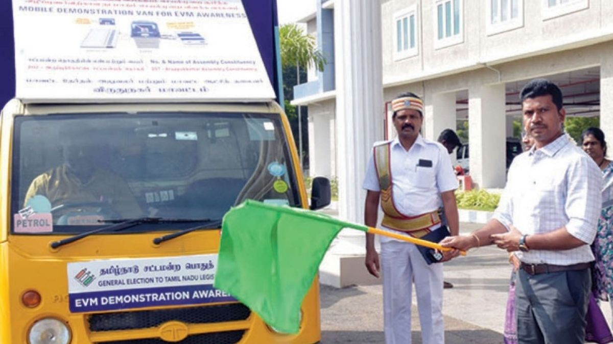 “உங்கள் வாக்கு உங்கள் உரிமை”: விருதுநகரில் 7 வாகனங்களுடன் தேர்தல் விழிப்புணர்வு ஆட்சியர் சுகபுத்ரா!