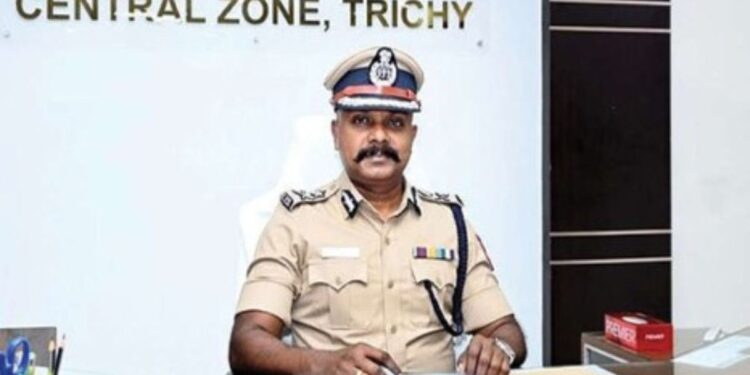 திருச்சி மத்திய மண்டல ஐஜியாக வே.பாலகிருஷ்ணன் பொறுப்பேற்பு குற்றத் தடுப்பிற்கு முன்னுரிமை அளிக்கப்படும் என உறுதி!