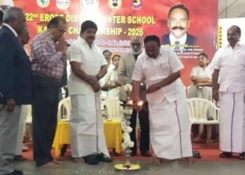 தற்காப்புக்கலையில் தடம் பதிக்கும் இளம் சிங்கங்கள்… கோபியில் ஆயிரத்திற்கும் மேற்பட்ட மாணவர்கள் பங்கேற்ற பிரம்மாண்ட கராத்தே விழா!