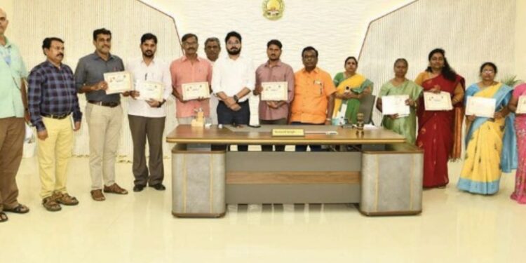 மாநில அளவிலான திருக்குறள் மாநாட்டிற்குத் தேர்வு ஆட்சியர் ரஞ்ஜீத்சிங் பாராட்டு!