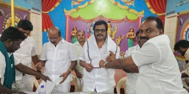 4 தொகுதிகளிலும் திமுக அமோக வெற்றி பெற இளைஞரணி சபதமேற்க வேண்டும் தங்க தமிழ்செல்வன் முழக்கம்!