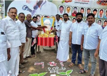 பழனியில் அதிமுக நிறுவனத் தலைவர் எம்.ஜி.ஆரின் 109-வது பிறந்தநாள் கொண்டாட்டம்