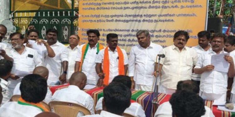 ராமேஸ்வரம் கோவில் நிர்வாகச் சீர்கேடுகளைக் களைக”: அதிமுக கூட்டணி சார்பில் கண்டன ஆர்ப்பாட்டம்!