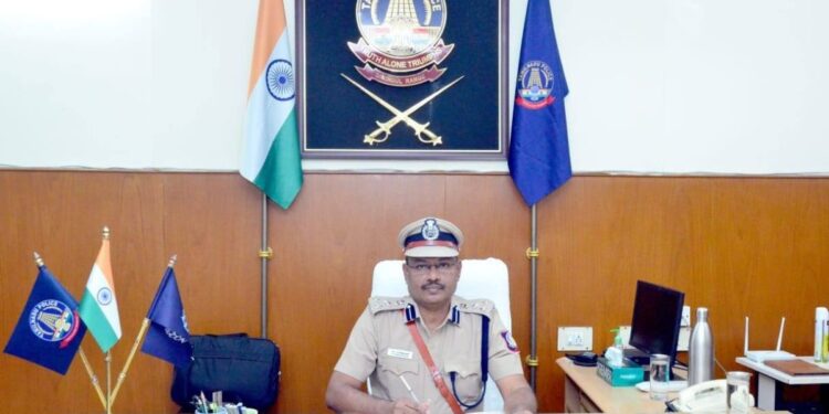 திண்டுக்கல் சரக புதிய டி.ஐ.ஜி-யாக மருத்துவர் பி.சாமிநாதன் பொறுப்பேற்பு