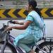 போக்குவரத்து நெரிசலுக்கு முற்றுப்புள்ளி வைக்கும் பேட்டரி சைக்கிள்களின் புதிய புரட்சி