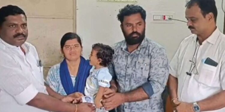 அரிதான ‘SMA’ நோயால் பாதிக்கப்பட்ட குழந்தைக்கு பா.ஜ.க மாவட்டத் தலைவர் நிதியுதவி