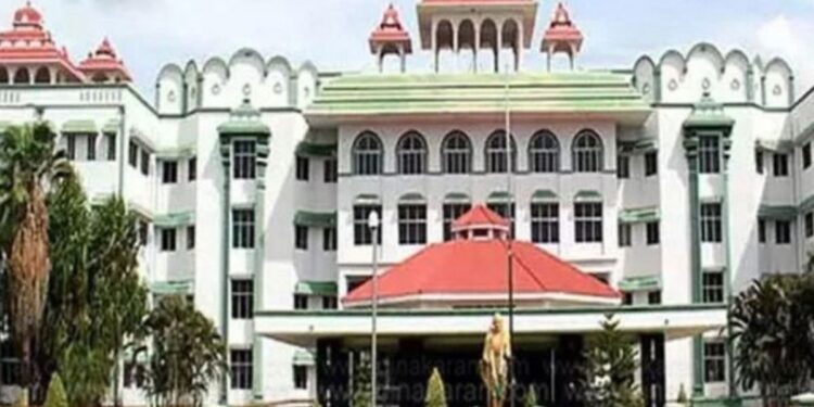 திருப்பரங்குன்றம் மலை உச்சியில் தீபம் ஏற்றும் விவகாரம் ஐகோர்ட் மதுரை கிளை முக்கிய தீர்ப்பு!