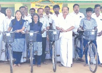 ஒலகடம் அரசுப் பள்ளியில் மாணவர்களுக்கு விலையில்லா மிதிவண்டிகள் விநியோகம்