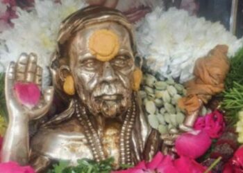 மதுரையில் காஞ்சி மகா பெரியவரின் அனுஷ உற்சவம்: வெள்ளிப் பாதுகைக்கு விசேஷ அபிஷேகங்களுடன் பக்தி பரவசமான வழிபாடு