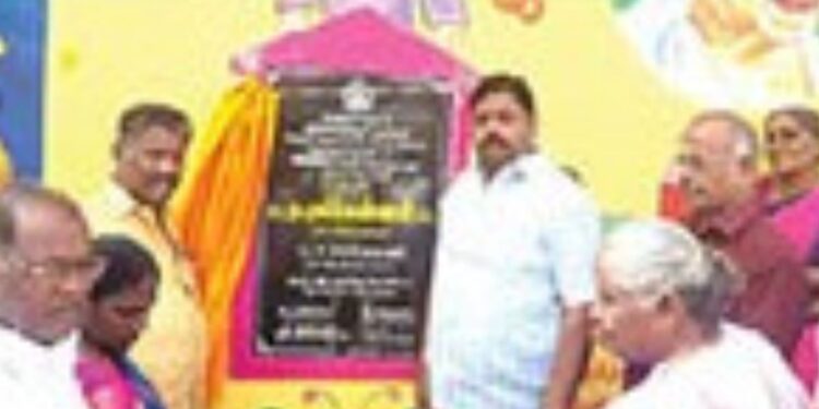 திருவில்லிபுத்தூரில் ரூ.19 லட்சம் மதிப்பில் புதிய அங்கன்வாடி மையங்கள் நகர்மன்றத் தலைவர் திறந்து வைத்தார்