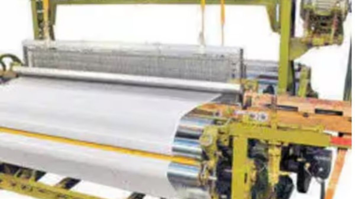 தேனி புத்தாண்டின் தொடக்கத்திலேயே ஜவுளித் தொழில் விறுவிறுப்படைவதால் நெசவாளர்கள் உற்சாகம்.