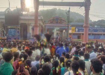 பழனியில் பாதயாத்திரை பக்தர்கள் சங்கமம்: தைப்பூசத் திருவிழாவிற்கு முன்னதாகவே பொங்கல் விடுமுறையில் அலைமோதும் மக்கள் கூட்டம்