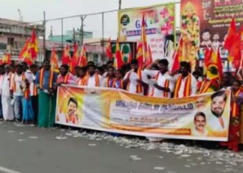 கோபால்பட்டியில் அடிப்படை வசதிகள் வேண்டி தவெக சார்பில் மாபெரும் கண்டன ஆர்ப்பாட்டம்