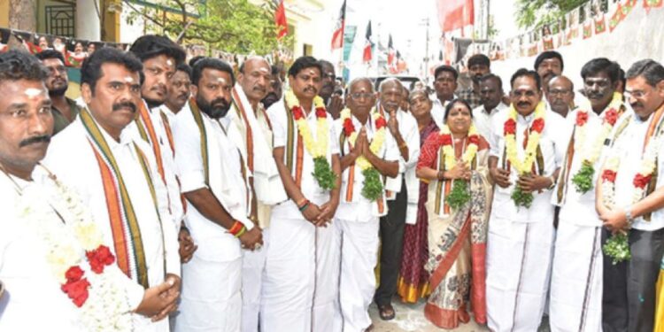 மதுரை 66-வது வார்டில் புதிய பேவர் பிளாக் சாலைப் பணி செல்லூர் கே.ராஜூ தொடங்கி வைத்தார்!